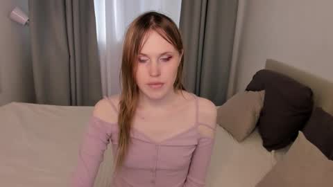 Effie Mur online show from November 20, 2025, 11:21 am