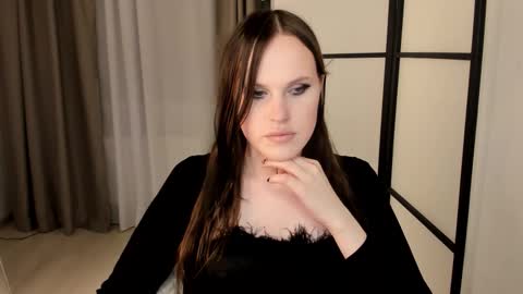 Effie Mur online show from March 13, 2026, 9:32 pm