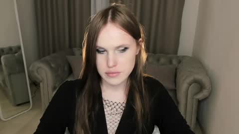 Effie Mur online show from April 16, 2026, 10:56 pm