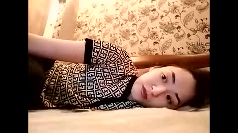 Effy online show from November 25, 2025, 4:29 pm