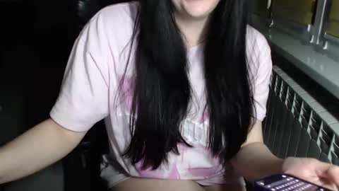 Effy online show from May 5, 2026, 7:44 pm
