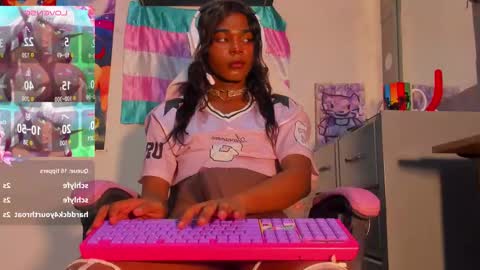 Snapshot of effy_marinn chatting on September 30, 2025, 1:38 pm effy_marinn online show from September 30, 2025, 1:38 pm