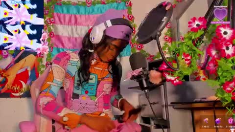 Snapshot of effy_marinn chatting on October 21, 2025, 2:51 pm effy_marinn online show from October 21, 2025, 2:51 pm