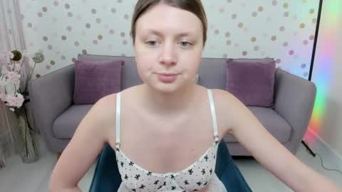 Effy online show from March 3, 2025, 9:33 am