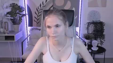 Snapshot of effyfetcher chatting on July 3, 2026, 11:16 am Effy online show from July 3, 2026, 11:16 am
