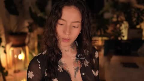 Snapshot of effylowell_ chatting on November 5, 2025, 12:32 am Effy online show from November 5, 2025, 12:32 am