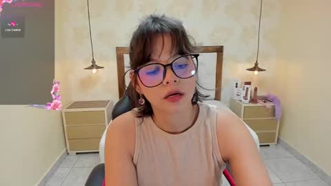 Snapshot of effystonnem chatting on December 7, 2024, 7:43 pm E F F Y online show from December 7, 2024, 7:43 pm