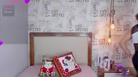 Snapshot of effystonnem chatting on December 9, 2024, 7:29 pm E F F Y online show from December 9, 2024, 7:29 pm