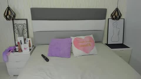 Snapshot of effystonnem chatting on February 3, 2025, 7:52 pm E F F Y online show from February 3, 2025, 7:52 pm