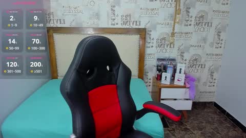 Snapshot of effystonnem chatting on October 24, 2025, 8:05 pm E F F Y online show from October 24, 2025, 8:05 pm