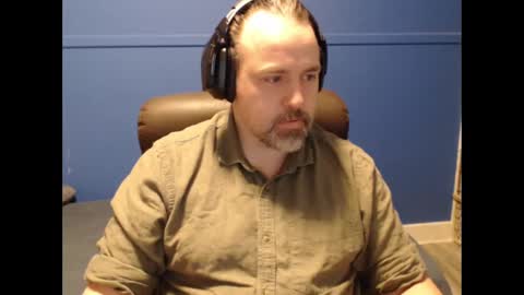 Snapshot of ehmac84 chatting on November 9, 2025, 1:09 pm Eh Mac online show from November 9, 2025, 1:09 pm