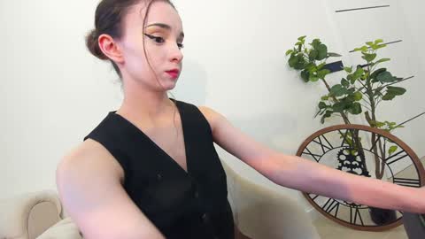 Snapshot of ehotlovea chatting on December 30, 2024, 5:26 am Erik and Alice online show from December 30, 2024, 5:26 am