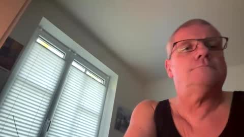 Snapshot of eichelhorn chatting on October 16, 2025, 3:13 pm eichelhorn online show from October 16, 2025, 3:13 pm