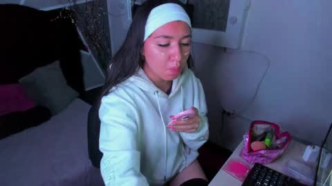 EILIN PINK online show from March 31, 2026, 12:05 pm