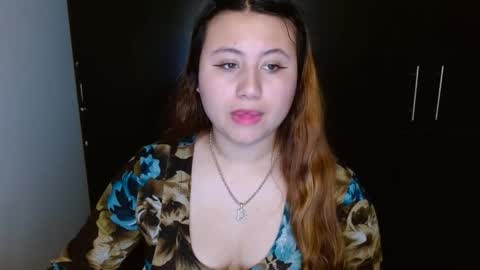 EIMY   MODEL INDEPENDENT online show from December 6, 2024, 3:52 am