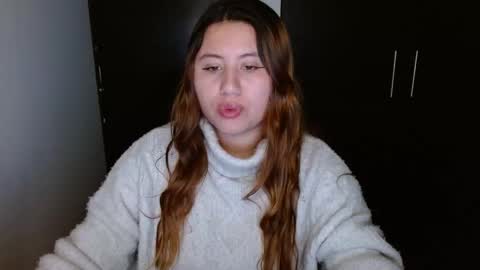 EIMY   MODEL INDEPENDENT online show from December 18, 2024, 2:32 am