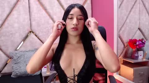 eimy_cutte online show from December 2, 2024, 1:35 pm