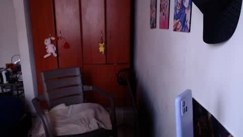 eimy_saenzz online show from April 1, 2026, 6:16 pm