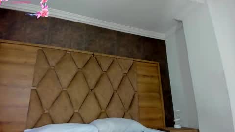 YG COUPLE online show from March 7, 2026, 8:50 pm