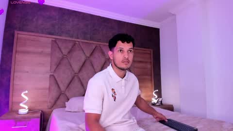 YG COUPLE online show from March 29, 2026, 8:42 pm