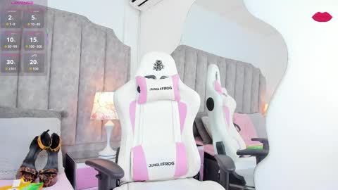 eimycampbell online show from April 15, 2026, 2:40 am