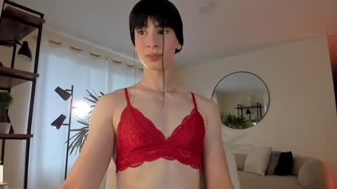 Einyel  online show from November 24, 2025, 8:30 pm