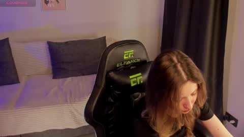 Snapshot of eira_kilian chatting on November 19, 2025, 10:15 am eira_kilian online show from November 19, 2025, 10:15 am