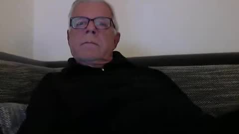 eisbaer1957 online show from November 4, 2025, 4:50 pm