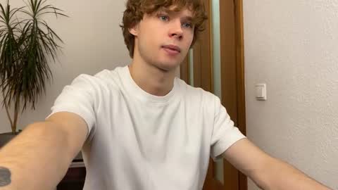 Eitan online show from December 2, 2024, 3:36 pm