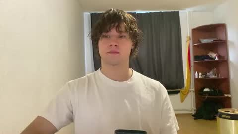 Snapshot of eitanhere chatting on June 21, 2026, 5:15 pm Eitan online show from June 21, 2026, 5:15 pm