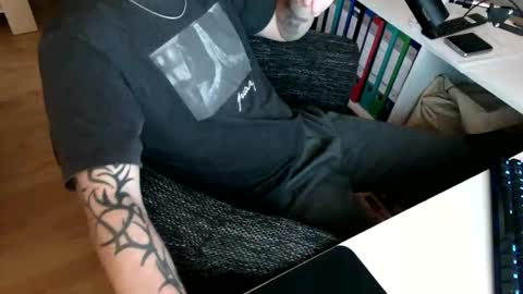 ejakules online show from April 8, 2026, 7:14 pm