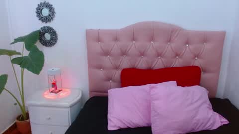 Snapshot of eka_urda chatting on October 12, 2025, 7:35 pm Eka online show from October 12, 2025, 7:35 pm