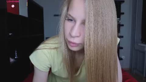 Snapshot of el1s_evans chatting on July 1, 2026, 8:05 am please read my bio there is information about private shows and about my personality online show from July 1, 2026, 8:05 am