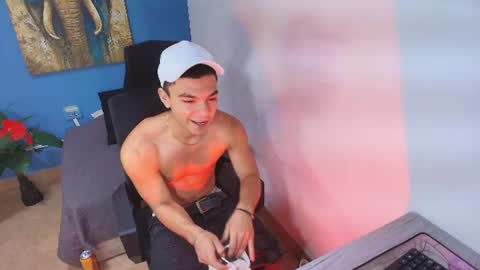 Snapshot of el_jefe32 chatting on July 17, 2026, 7:08 pm jonathan online show from July 17, 2026, 7:08 pm