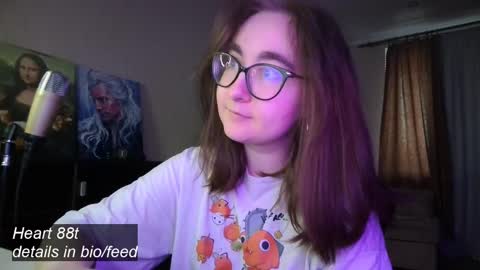 If you like it when I meow give me a thumbs up online show from February 9, 2025, 3:01 pm