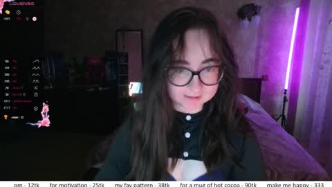 If you like it when I meow give me a thumbs up online show from December 21, 2025, 12:01 pm