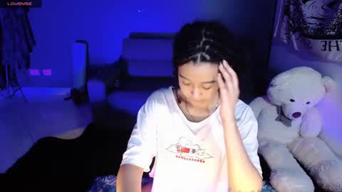 Snapshot of ela_0 chatting on December 15, 2024, 7:35 am Ela Help me reach 100 thumbs up online show from December 15, 2024, 7:35 am