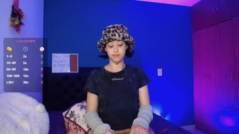 Snapshot of ela_0 chatting on October 7, 2025, 6:43 am Ela Help me reach 100 thumbs up online show from October 7, 2025, 6:43 am