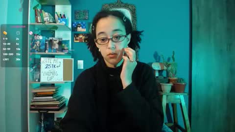 Snapshot of ela_0 chatting on November 7, 2025, 7:19 am Ela Help me reach 100 thumbs up online show from November 7, 2025, 7:19 am