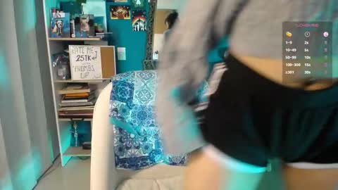 Snapshot of ela_0 chatting on November 10, 2025, 1:04 am Ela Help me reach 100 thumbs up online show from November 10, 2025, 1:04 am