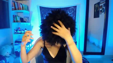 Ela  Help me reach 100 thumbs up online show from April 2, 2026, 6:22 am