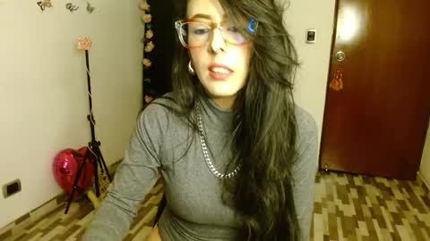 Snapshot of ela_3611 chatting on November 19, 2025, 5:29 am ela_3611 online show from November 19, 2025, 5:29 am