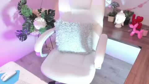 Snapshot of ela_lane_2 chatting on July 2, 2026, 12:32 am ELA online show from July 2, 2026, 12:32 am