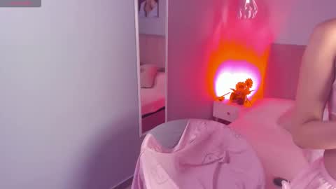 Snapshot of ela_petit chatting on October 25, 2025, 8:58 pm Ela online show from October 25, 2025, 8:58 pm