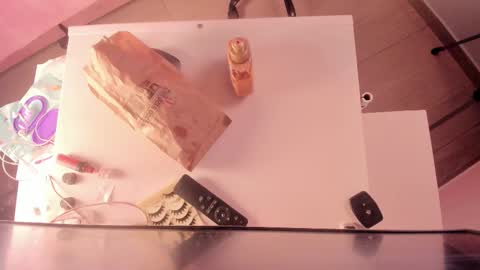 Snapshot of ela_petit chatting on November 5, 2025, 10:21 pm Ela online show from November 5, 2025, 10:21 pm