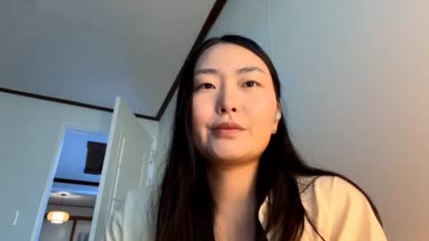 Mila online show from June 19, 2026, 6:07 am
