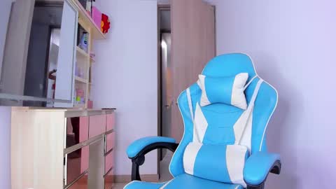 Snapshot of elalux777 chatting on October 2, 2025, 12:50 am elalux777 online show from October 2, 2025, 12:50 am