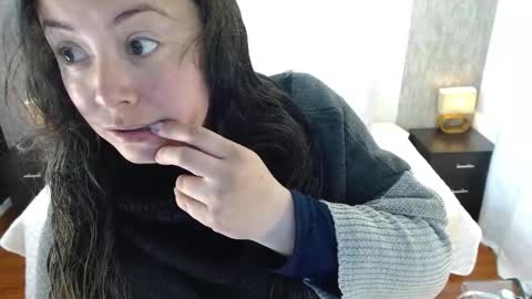 Snapshot of elamurray chatting on November 3, 2025, 11:11 am elamurray online show from November 3, 2025, 11:11 am