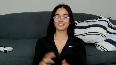 Elara Hayes online show from April 13, 2026, 4:23 pm