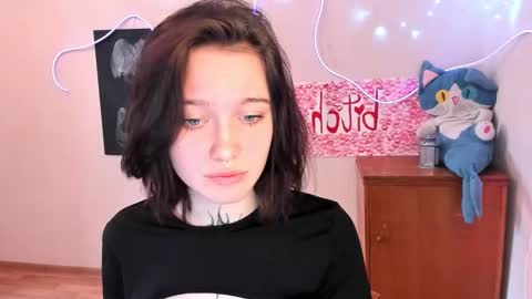 elastikiss online show from February 19, 2026, 4:41 am